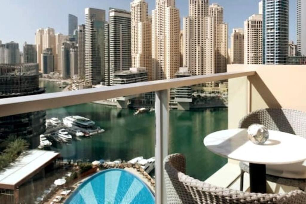 Jw Marriott Hotel Marina Residence Dubai Exteriör bild